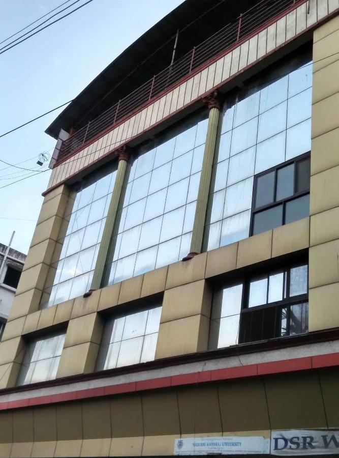 Girija Payyade Hotel Kalyan Bagian luar foto